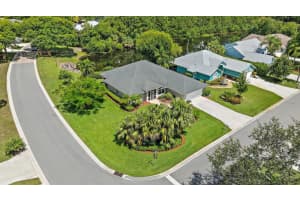 1200 Sw Arrowhead Court, Palm City