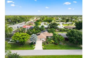 1107 SE Cambridge Drive, Port Saint Lucie, FL 34952 - MLS#R11102285