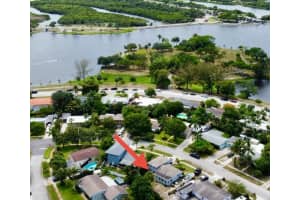 1424 Crest Drive, Lake Worth