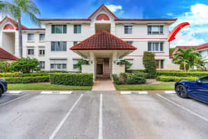 106 Half Moon Circle H2, Hypoluxo, FL 33462 Sold 09/25/25