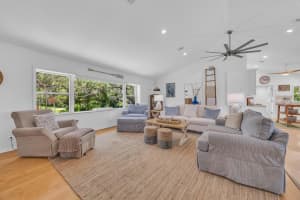 376 Live Oak Drive, Vero Beach, FL 32963 - MLS#R11102402