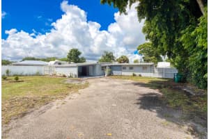 104 Beach Avenue, Port Saint Lucie, FL 34952 - MLS#R11102438