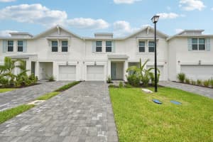 483 Salisbury Circle, Fort Pierce, FL 34982 Sold 08/12/25