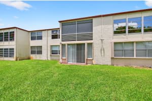 16 Willowbrook Lane 102, Delray Beach, FL 33446 Sold 11/17/25