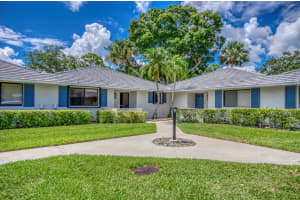 713 Club Drive, Palm Beach Gardens