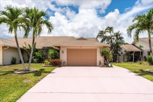 61 SE Taho Terrace, Stuart, FL 34997 - MLS#R11102606