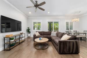 411 SE High School Avenue, Stuart, FL 34994 - MLS#R11102614