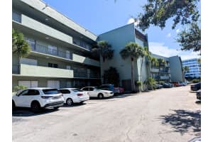 1638 Embassy Drive 302, West Palm Beach, FL 33401 - MLS#R11102731