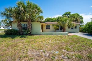 371 W 34th Street, Riviera Beach, FL 33404 - MLS#R11102741