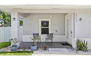 2117 SW Medlock Avenue, Port Saint Lucie, FL 34953 - MLS#R11102750
