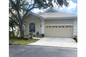 263 Canterbury Drive W, Palm Beach Gardens
