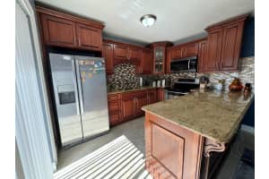 674 Springdale Circle, Palm Springs, FL 33461 - MLS#R11102821