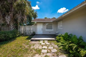 8642 Sunset Drive, Palm Beach Gardens, FL 33410 - MLS#R11102856