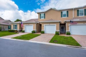 941 NE Trailside Run, Port Saint Lucie, FL 34983 - MLS#R11102863