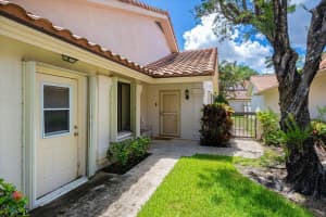 2646 Mohawk Circle, West Palm Beach, FL 33409 Sold 08/21/25