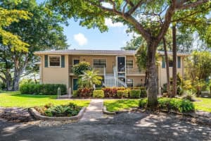 27 Westgate Ln, Boynton Beach, FL 33436, Sold 06/27/25