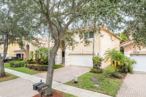 846 Gazetta Way, West Palm Beach, FL 33413 - MLS#R11103002