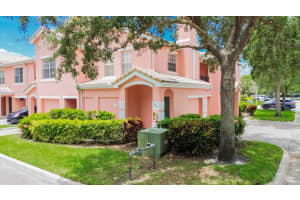 118 Sw Peacock Boulevard 10-207, Port Saint Lucie