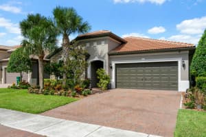 560 SE Monet Drive, Port Saint Lucie, FL 34984 - MLS#R11103132