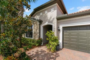 560 SE Monet Drive, Port Saint Lucie, FL 34984 - MLS#R11103132
