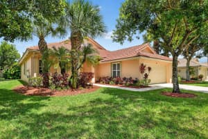 9141 Bay Harbour Circle, West Palm Beach