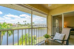 1563 Se Royal Green Circle B-204, Port Saint Lucie