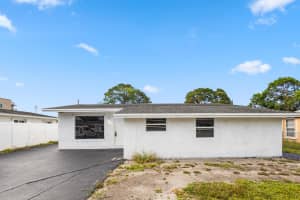 6331 SW 41st Place, Davie, FL 33314 - MLS#R11103269