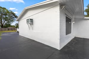 6331 SW 41st Place, Davie, FL 33314 - MLS#R11103269