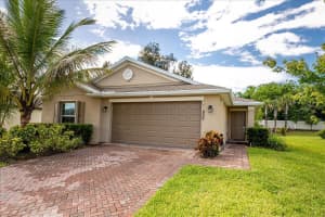 900 Bent Creek Drive, Fort Pierce, FL 34947 - MLS#R11103281