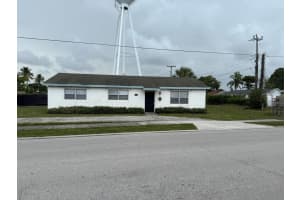5713 Candlewood Street, Mangonia Park, FL 33407 Sold 08/25/25