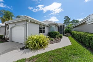 407 SW Fairway Landing, Port Saint Lucie, FL 34986 - MLS#R11103319