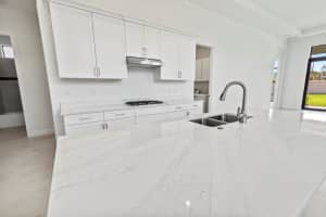 320 SE Via Sangro, Port Saint Lucie, FL 34952 - MLS#R11103368
