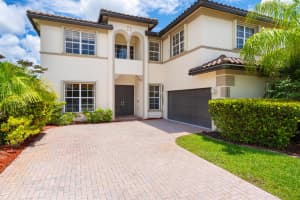 1835 SW Newport Isles Boulevard, Port St Lucie, FL 34953 Sold 11/14/25