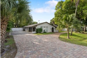 1546 35th Avenue, Vero Beach, FL 32960 - MLS#R11103452