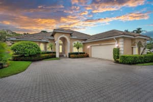 8107 Links Way, Port Saint Lucie, FL 34986 - MLS#R11103499