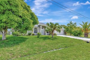 1701 SW Penrose Avenue, Port Saint Lucie, FL 34953 - MLS#R11103533