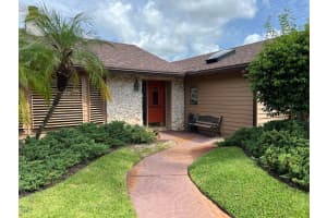 14 Paddock Circle, Jupiter, FL 33469 Sold 09/03/25