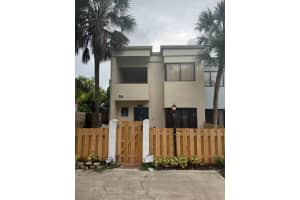 12718 Peconic Court, Wellington