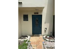 12718 Peconic Court, Wellington, FL 33414 Sold 09/12/25