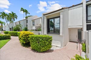 609 Bridgewood Drive, Boca Raton, FL 33434 - MLS#R11103804