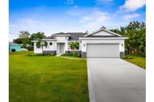 2433 Sw Hinchman Street, Port Saint Lucie