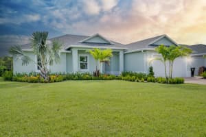 388 SW Vista Lake Drive, Port Saint Lucie, FL 34953 - MLS#R11103876