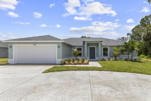 637 NW Bayshore Boulevard, Port Saint Lucie, FL 34984 - MLS#R11103885