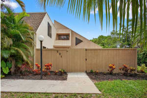 1100 SE Mitchell Avenue 901, Port Saint Lucie, FL 34952 Sold 09/03/25