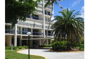 2425 Presidential Way 405, West Palm Beach