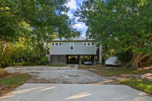 201 SW 6th Street, Stuart, FL 34994 - MLS#R11104021