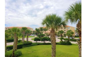 37 Harbour Isle 203 Drive E 203, Fort Pierce, FL 34949 - MLS#R11104043