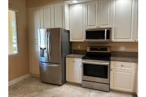 7 Harbour Isle Drive E 106, Fort Pierce, FL 34949 - MLS#R11104072
