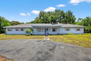 6581 Hillside Lane, Lake Worth