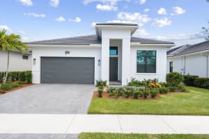2752 SE Ashfield Drive, Port Saint Lucie, FL 34984 - MLS#R11104128
